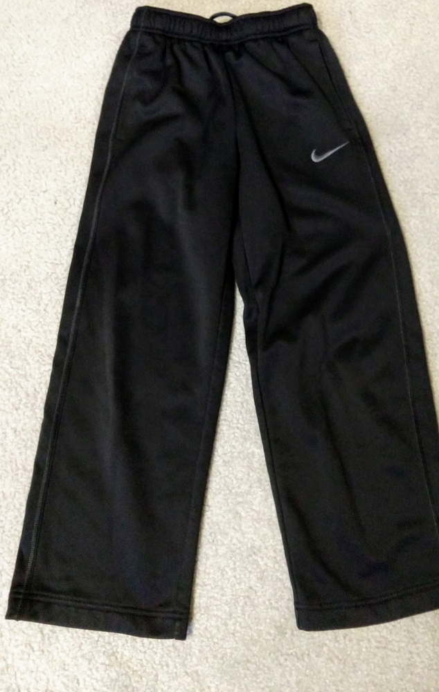 🏋️‍♀️ Nike warm-up pants boys